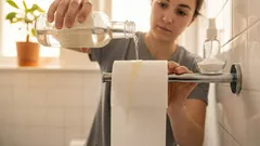 I Pour Vinegar onto a Roll of Toilet Paper and Put It in the Corner: Many Don’t Understand Why, but Then They Do It Too