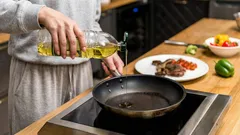 How to avoid oil splatters when frying: a simple cooking tip that few people know about.